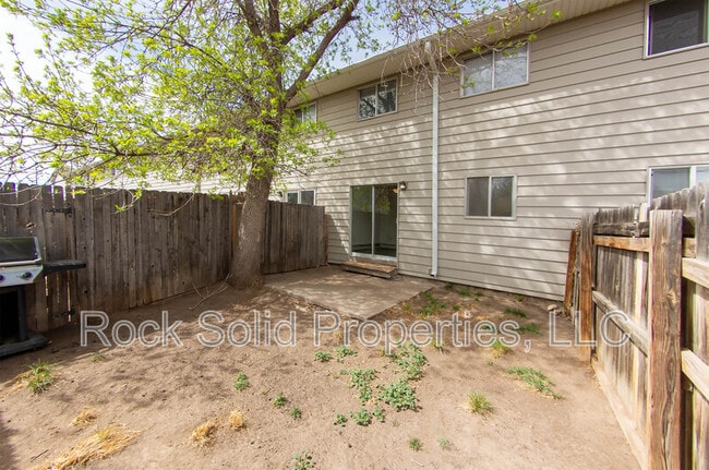 Building Photo - 4721 Hickory Pl