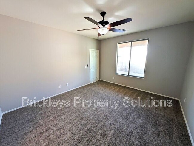 Building Photo - 10419 N 52nd Dr