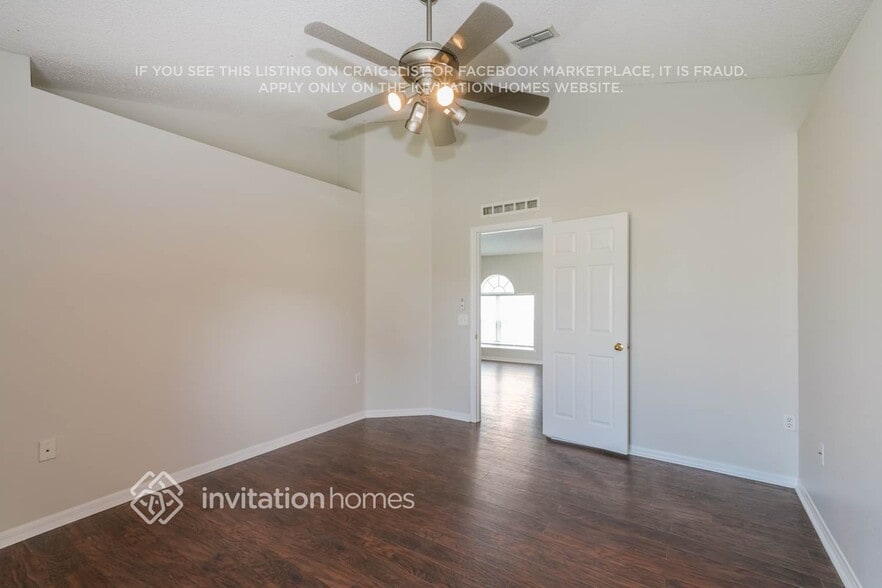 Building Photo - 17037 Holmby Ct
