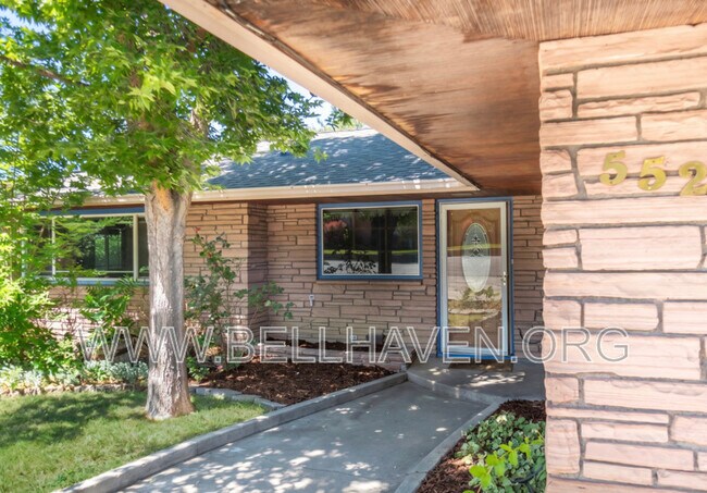 Building Photo - 5524 W Randolph Dr