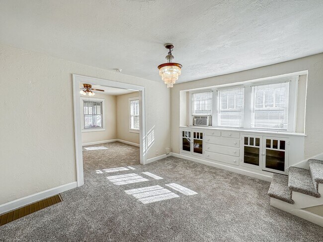 Building Photo - 508-508 Emerson Ave