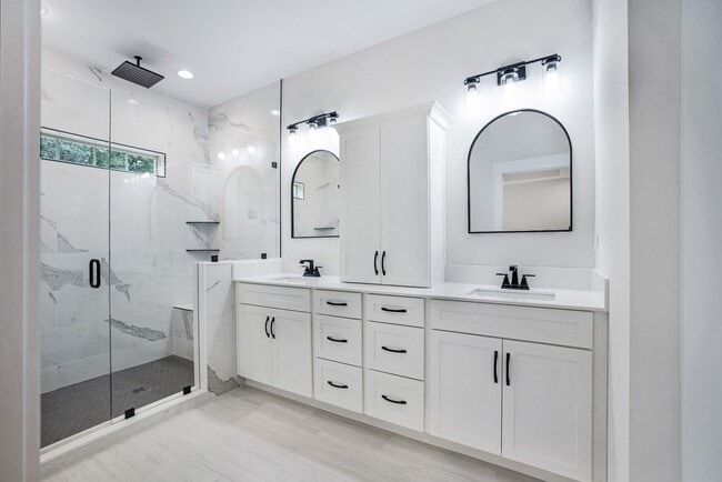 Building Photo - 3 Bedroom Home For Rent Near Dover Road!