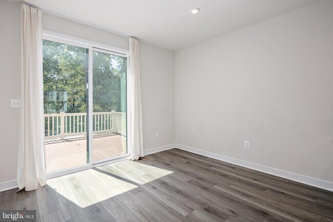 Building Photo - 7903 Chatuga Wy