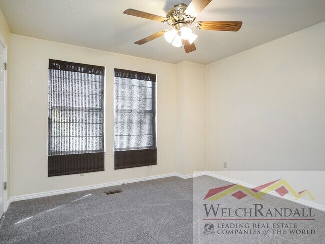 Building Photo - Corner Gem in Washington Terrace – 2BR Comfort & Style!
