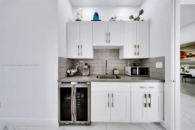 Building Photo - 1550 SW 89th Ct