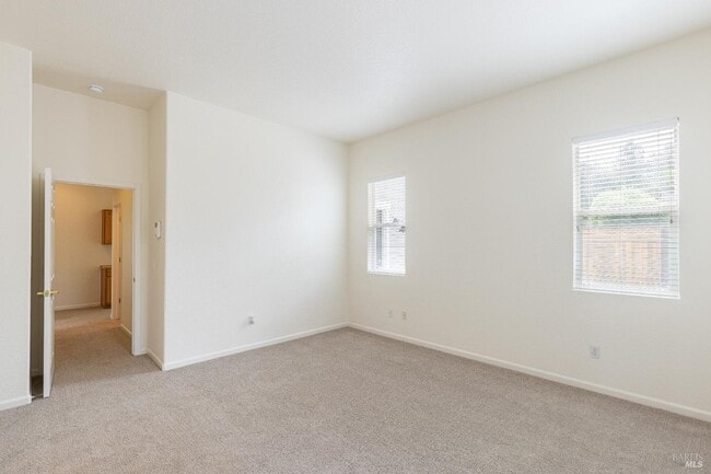 Building Photo - 201 Spur Ridge Ln