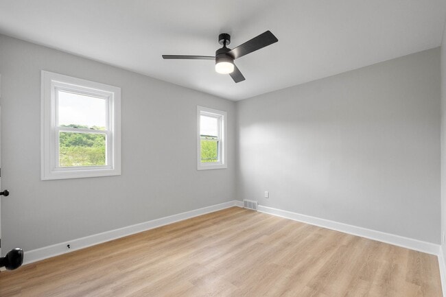 Building Photo - Stunning 2 bedroom home in Ambridge availa...
