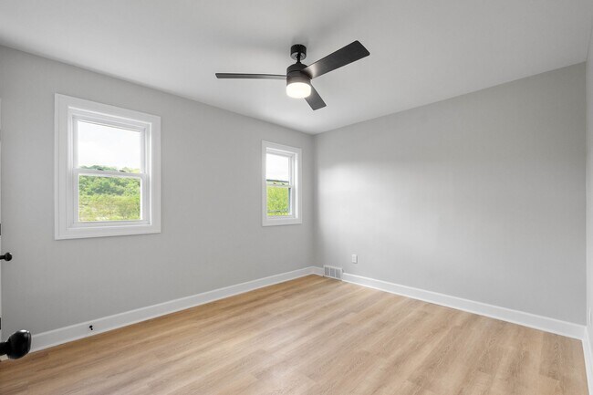 Building Photo - Stunning 2 bedroom home in Ambridge available July 1!