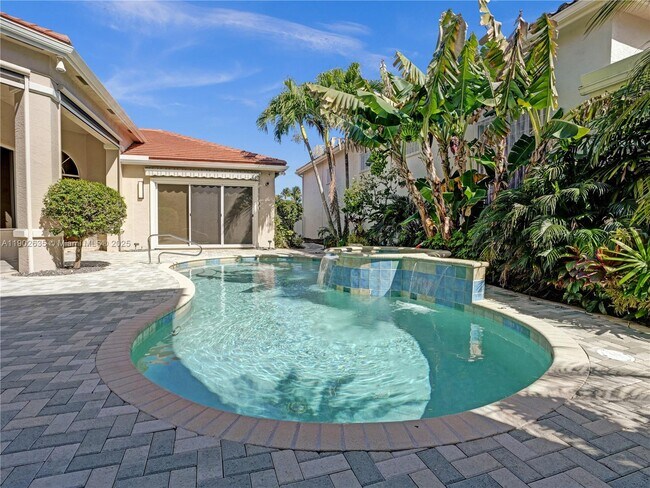 Building Photo - 16291 Bristol Pointe Dr