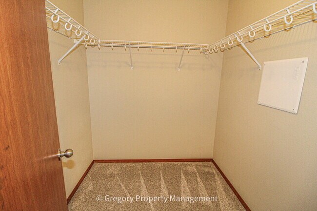 Building Photo - 14622 4th Ave W