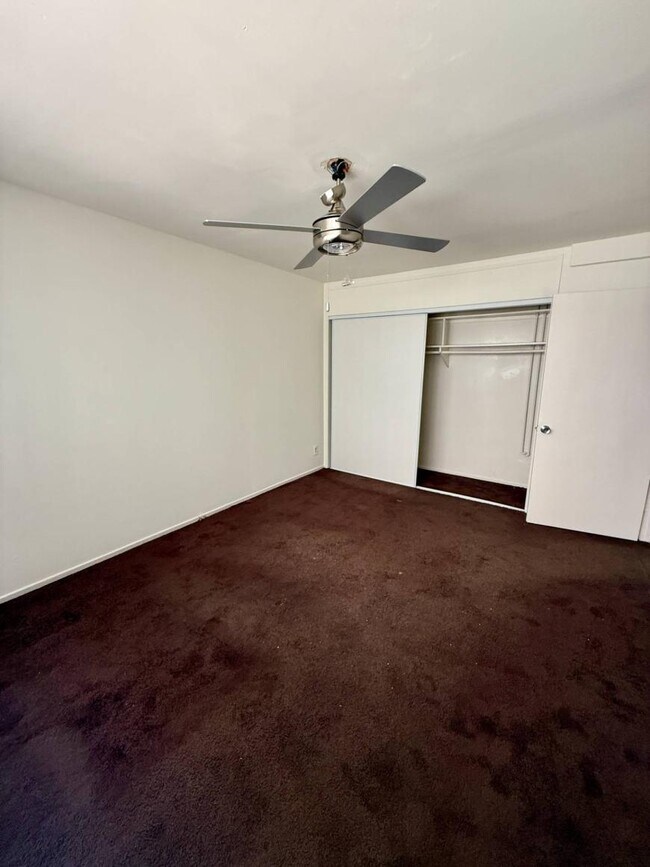 Building Photo - 1.0 bedroom in Canoga Park California 91304