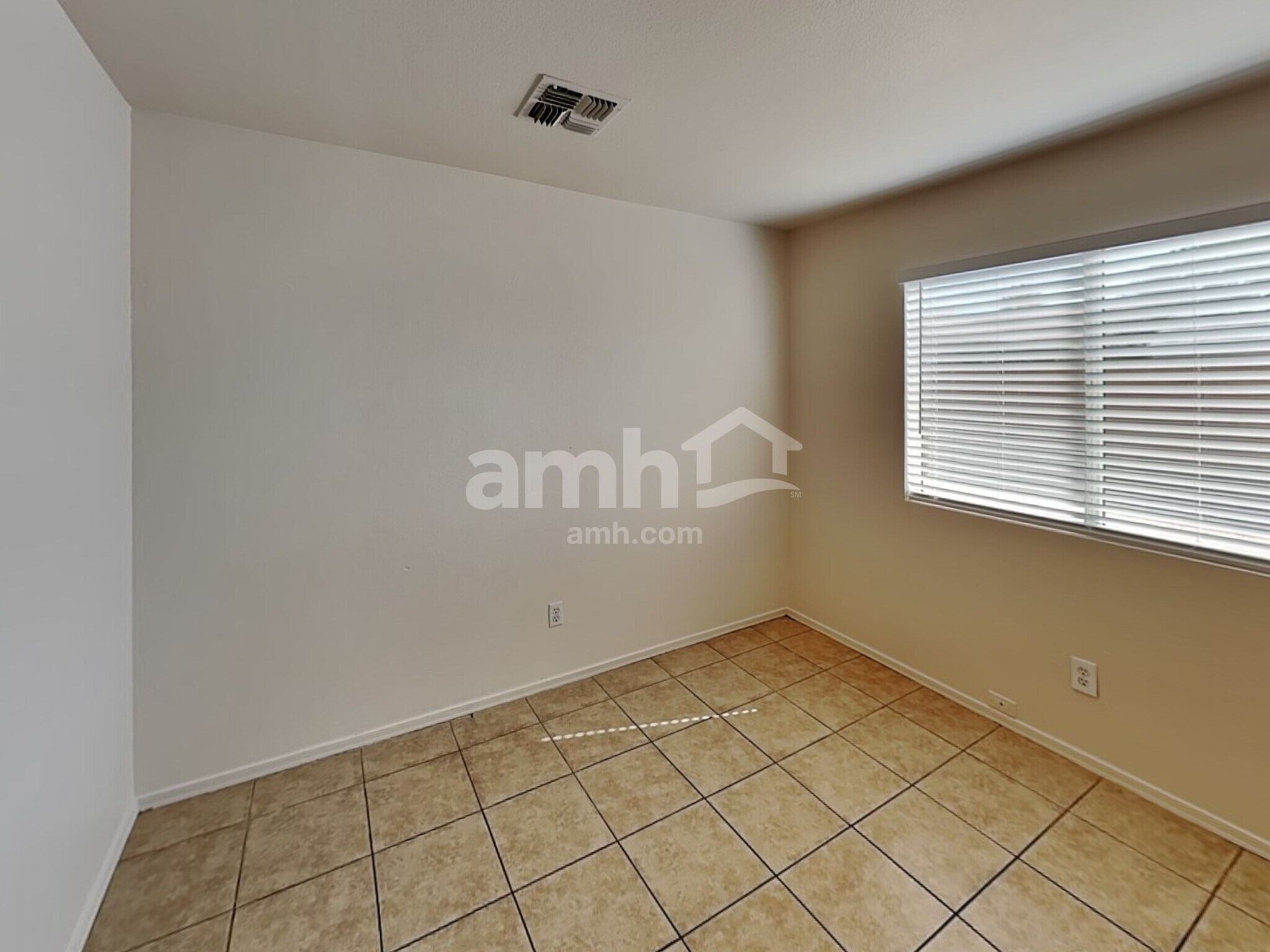 Building Photo - 2727 N 87th Ave