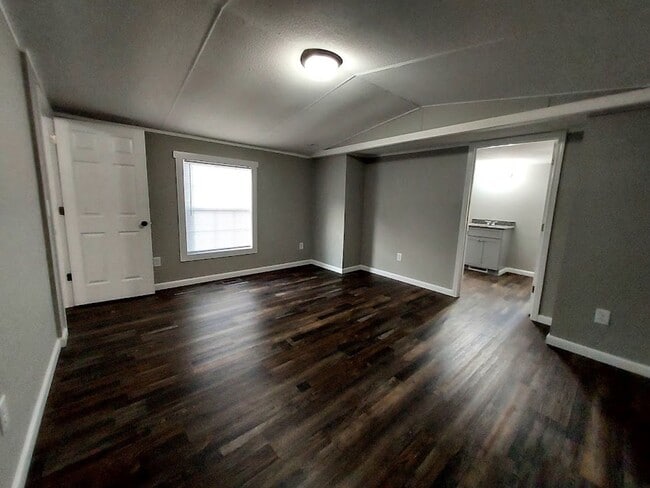 Building Photo - 3 Bedroom Mobile Home in West Pelzer