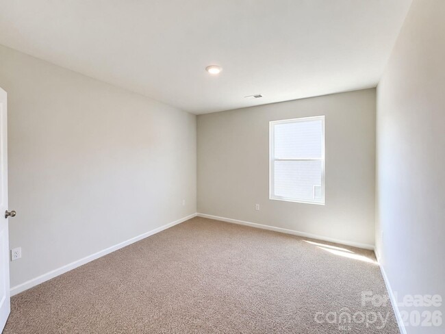 Building Photo - 5044 Wolfridge Ave