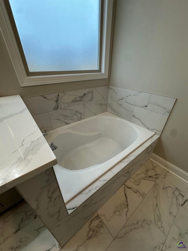 Building Photo - 110 Mayberry Ln