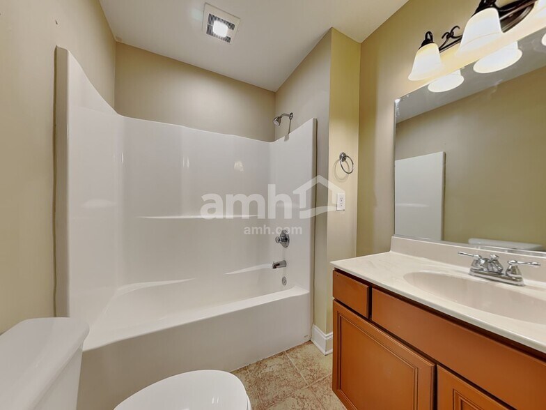 Building Photo - 10916 Parkgate Ln