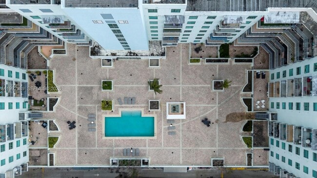 Building Photo - 140 S Dixie Hwy