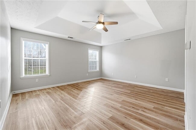 Building Photo - 2335 Winthrope Way Dr