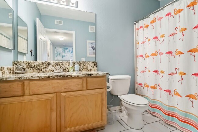 Building Photo - Beautiful turnkey ready 2/2 unit available starting January 2026