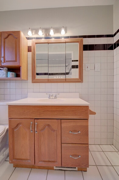 Building Photo - 5808 Gilman St