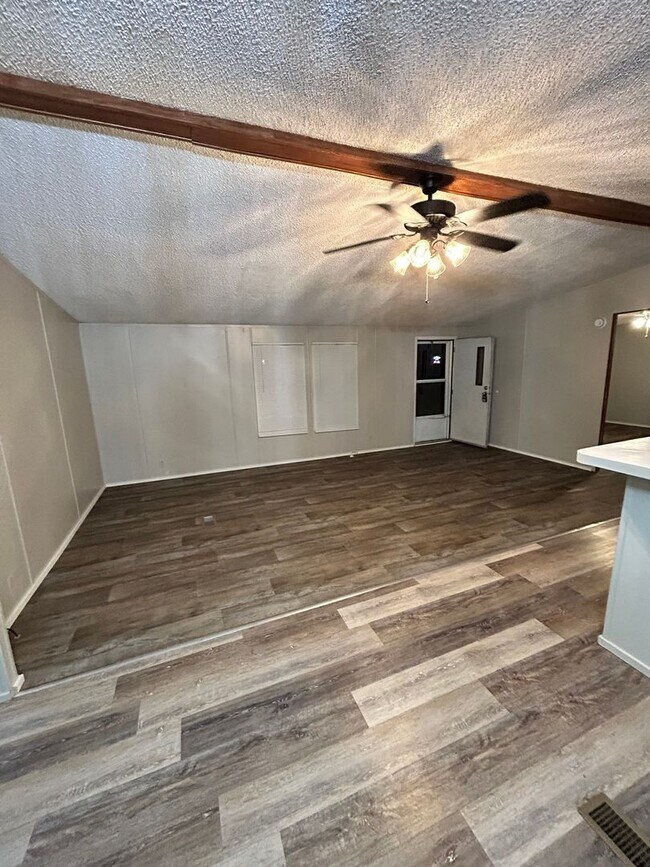 Building Photo - *****AVAILABLE NOW*****