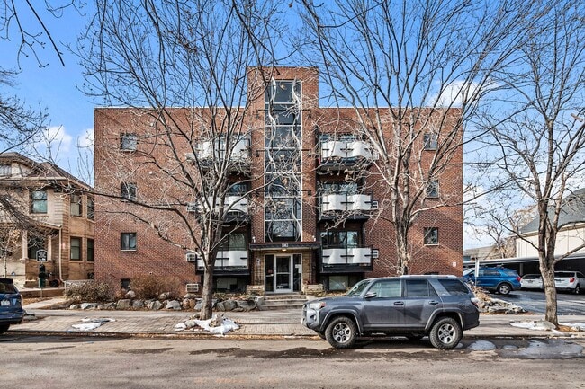 Building Photo - Downtown 1 Bedroom 1 Bath! Coming Soon!