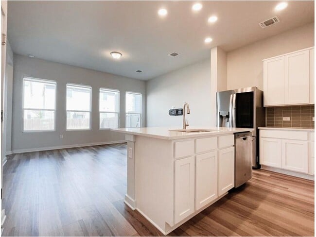 Building Photo - 15103 Ryman Rd