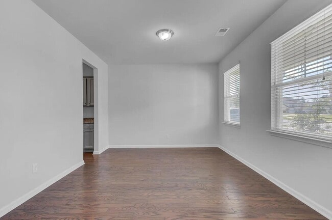 Building Photo - 129 Nolin Rd