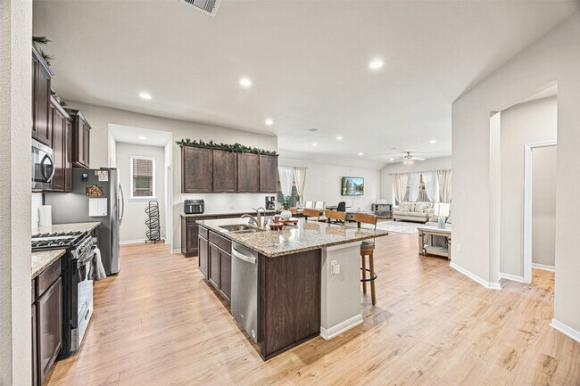 Building Photo - 16206 Neff Park Dr