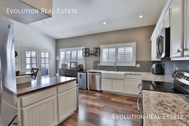 Building Photo - 1542 E Beacon Dr