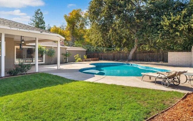 Building Photo - Beautiful Single-Story Home with Pool in Prime Concord Location –