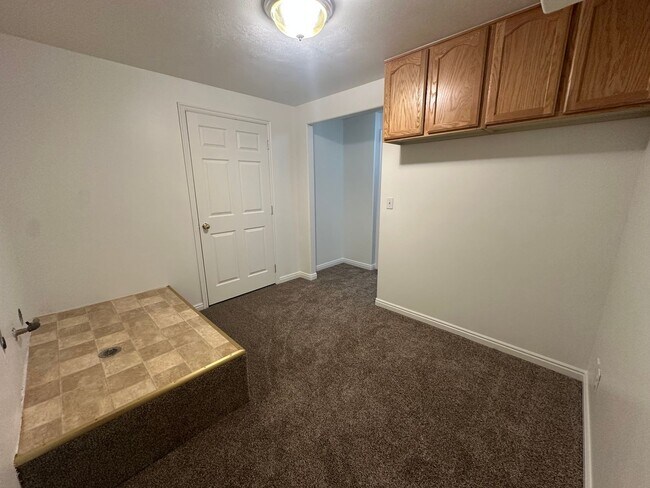 Building Photo - Freshly Painted, New Carpet Throughout - Home For Rent In Springville!!!