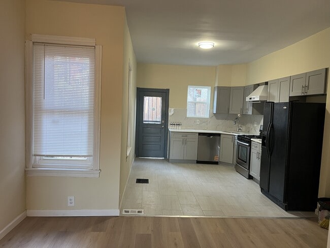 Building Photo - 3540 Mantua Ave