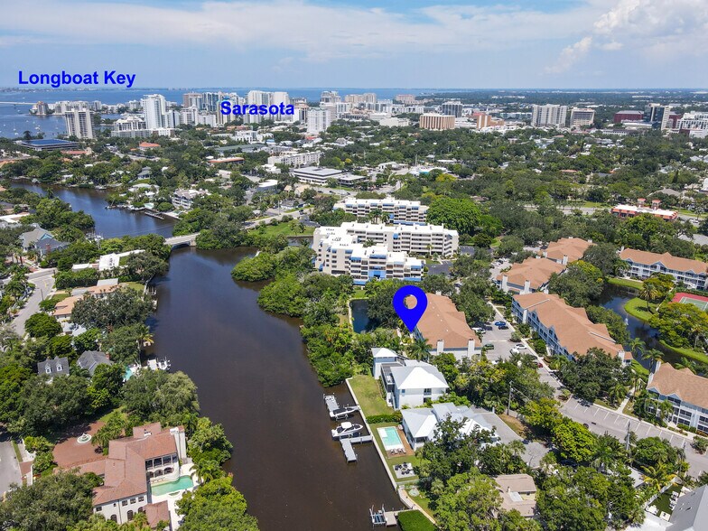 Building Photo - 850 S Tamiami Trl
