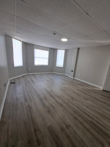 Building Photo - 454 Freeport St