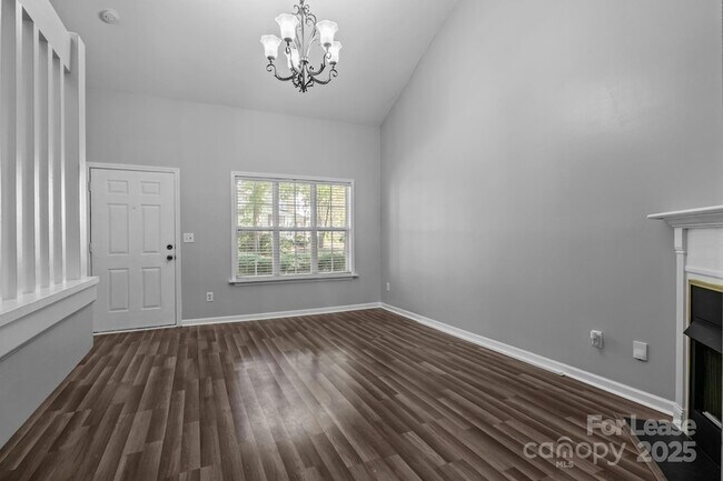 Building Photo - 10660 Holly Ridge Blvd