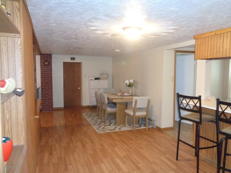 Dining Room - 536 N Centre St