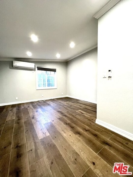 Building Photo - 14236 1/2 Tiara Street Unit
