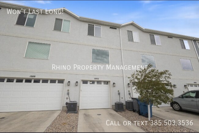 Building Photo - 1092 E Vessel Ct