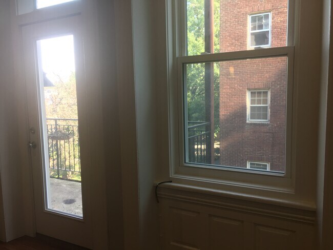 Building Photo - West Mt Airy