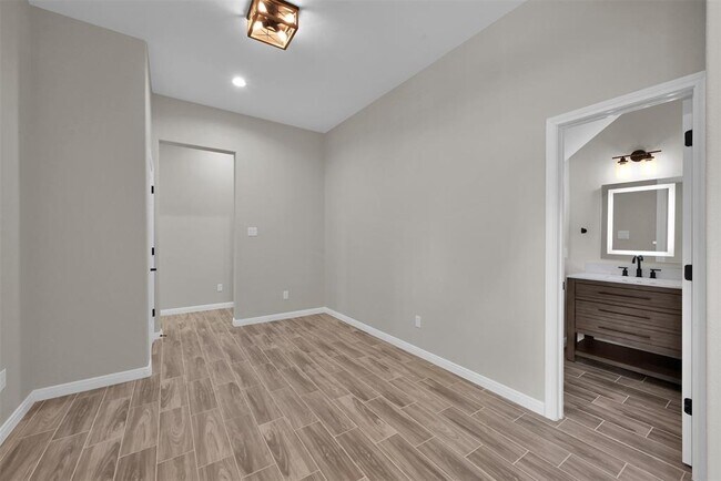 Building Photo - 4783 W Fork Blvd