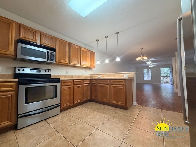 Building Photo - Updated 2 Bedroom in great Fort Walton Beach location!