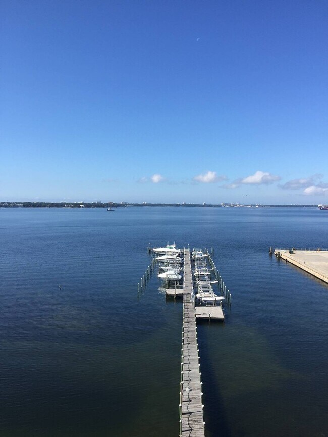Building Photo - Fabulous Waterfront Condo in Coveted "Harbour Village" on Beautiful St. Andrew's Bay!