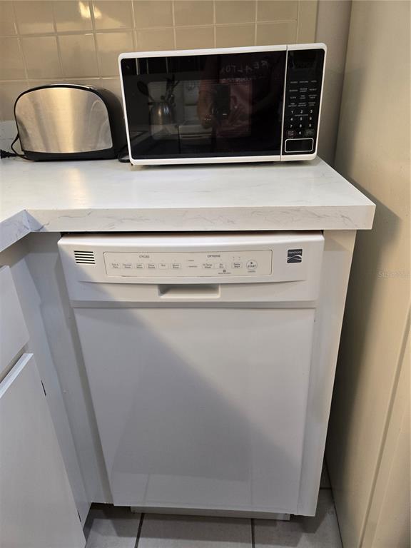 Building Photo - 4345 Tahitian Gardens Cir