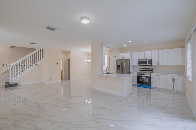 Building Photo - 1028 Golden Cane Dr