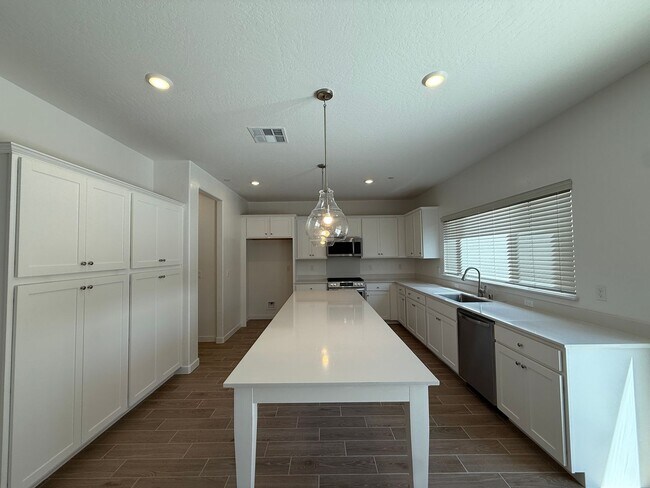 Building Photo - Brand new stunning 4-bedroom, 2.5-bathroom...