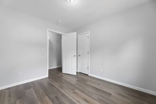 Building Photo - 629 Walnut Dr