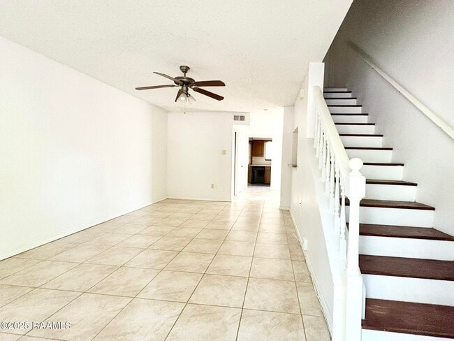 Building Photo - 1149 Willow Creek Dr