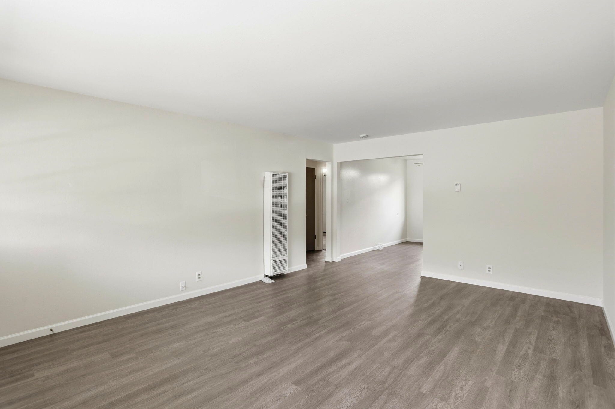 Building Photo - 2105 Royal Dr
