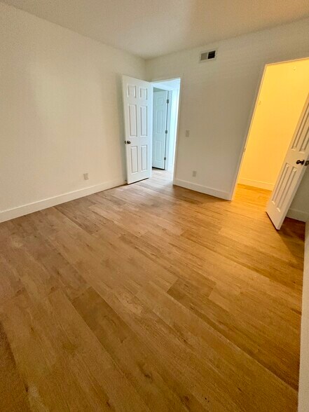 Building Photo - 4810 S Dauphin Ave